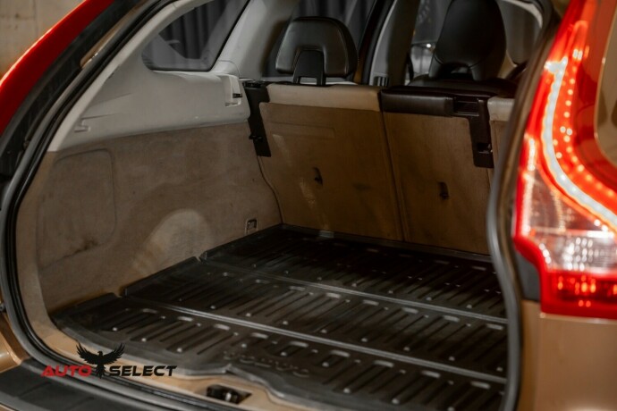 volvo-xc-60-diesel-2011-big-10