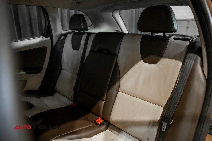 volvo-xc-60-diesel-2011-big-15