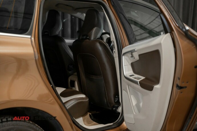 volvo-xc-60-diesel-2011-big-12