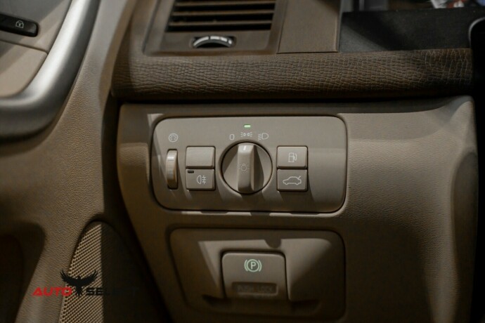 volvo-xc-60-diesel-2011-big-25