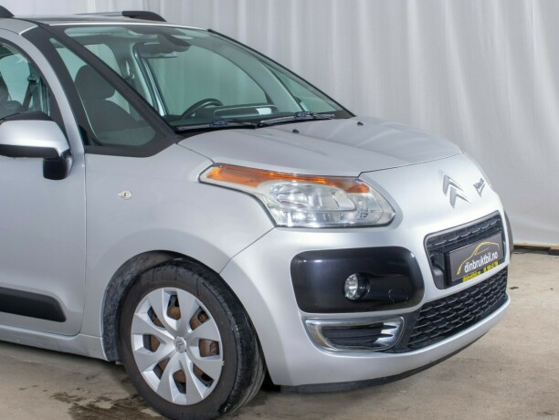 citroen-c3-picasso-diesel-2010-big-2
