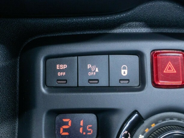 citroen-c3-picasso-diesel-2010-big-26