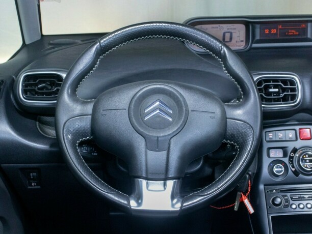 citroen-c3-picasso-diesel-2010-big-20