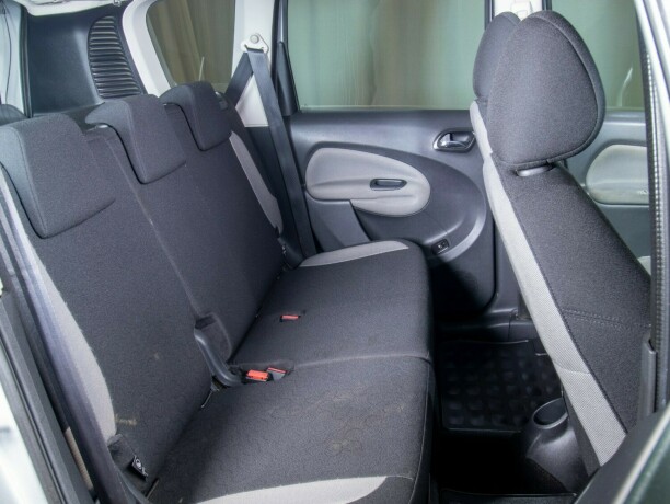 citroen-c3-picasso-diesel-2010-big-38