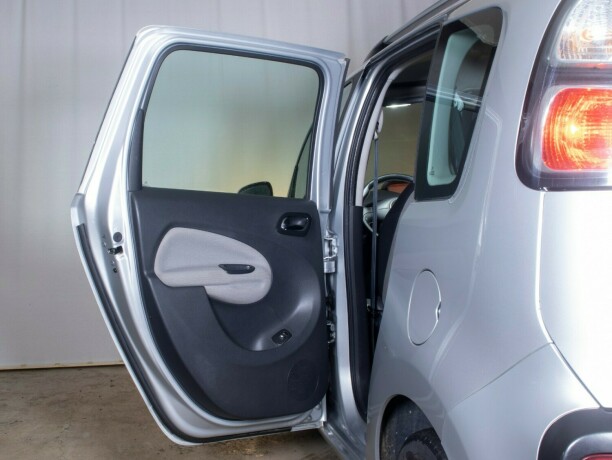 citroen-c3-picasso-diesel-2010-big-17
