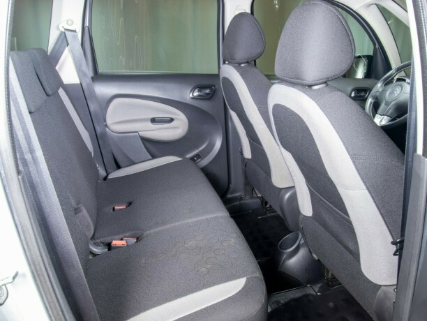 citroen-c3-picasso-diesel-2010-big-39