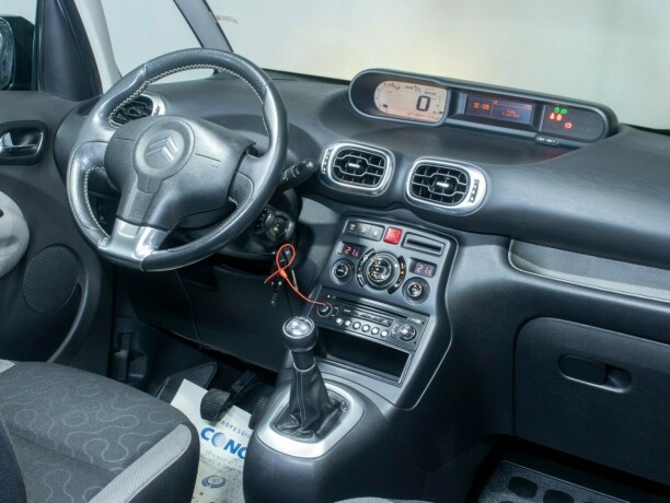 citroen-c3-picasso-diesel-2010-big-16