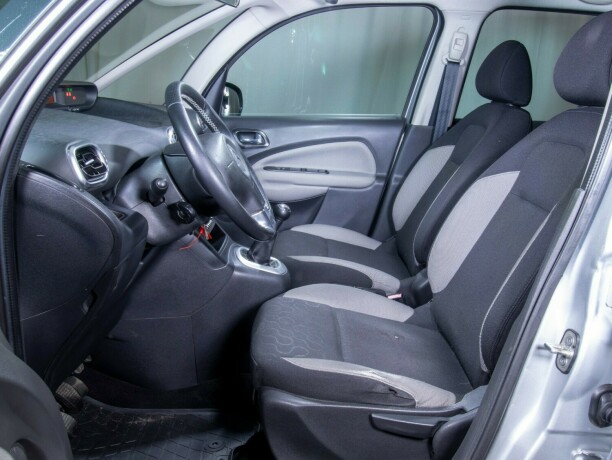 citroen-c3-picasso-diesel-2010-big-32