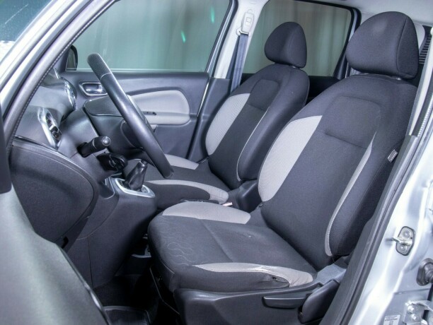 citroen-c3-picasso-diesel-2010-big-33