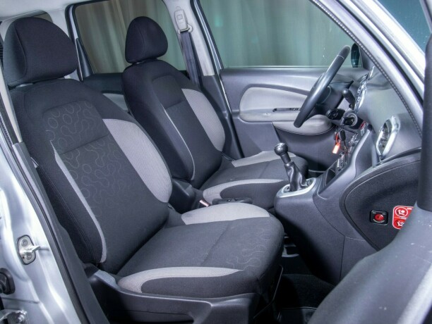 citroen-c3-picasso-diesel-2010-big-37