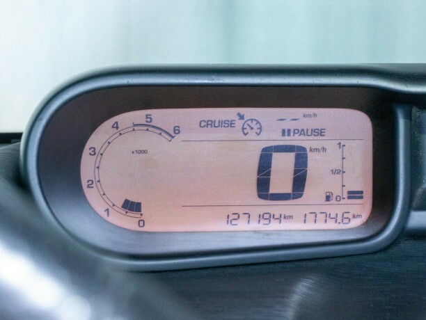 citroen-c3-picasso-diesel-2010-big-21
