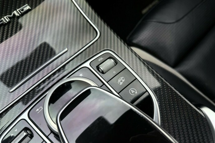 mercedes-benz-c63-bensin-2015-big-37