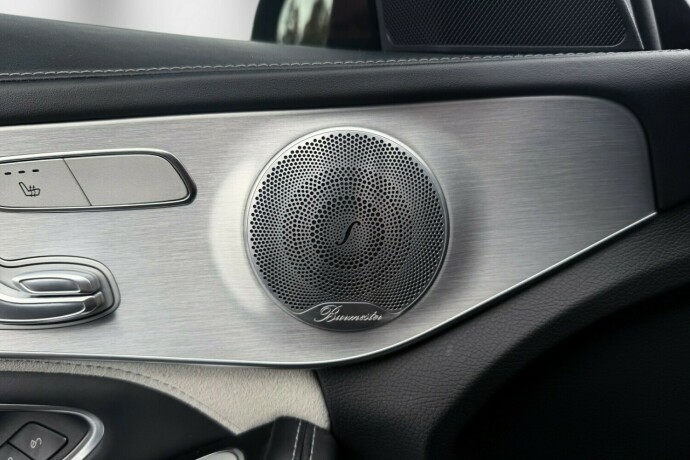 mercedes-benz-c63-bensin-2015-big-17