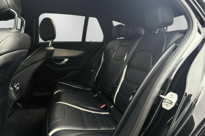 mercedes-benz-c63-bensin-2015-big-40