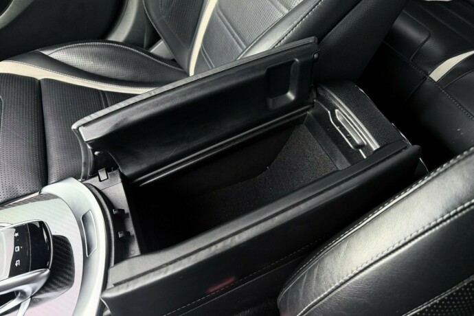 mercedes-benz-c63-bensin-2015-big-39