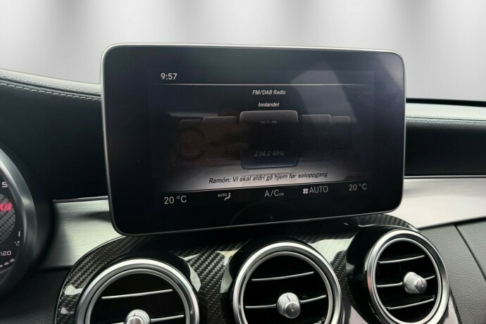mercedes-benz-c63-bensin-2015-big-27