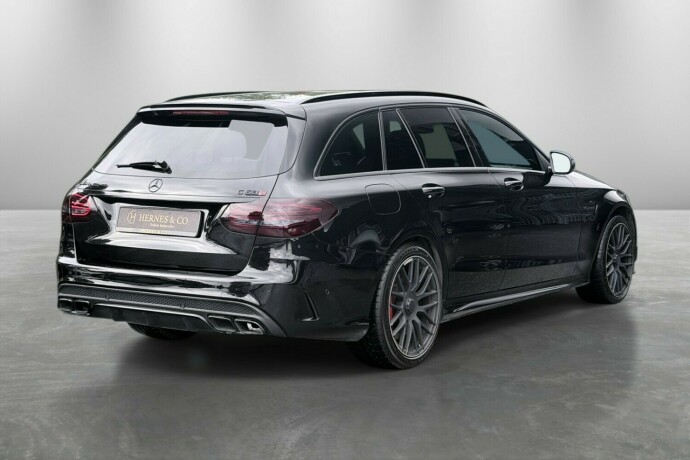 mercedes-benz-c63-bensin-2015-big-6