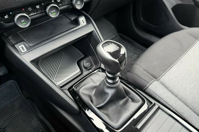 citroen-c4-bensin-2021-big-20