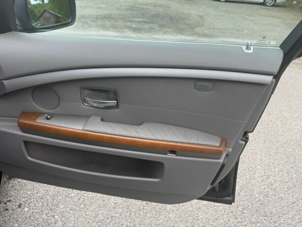 bmw-7-serie-bensin-2002-big-28
