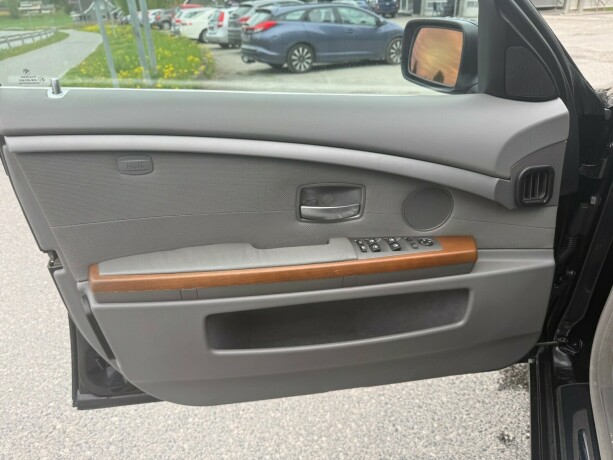 bmw-7-serie-bensin-2002-big-37
