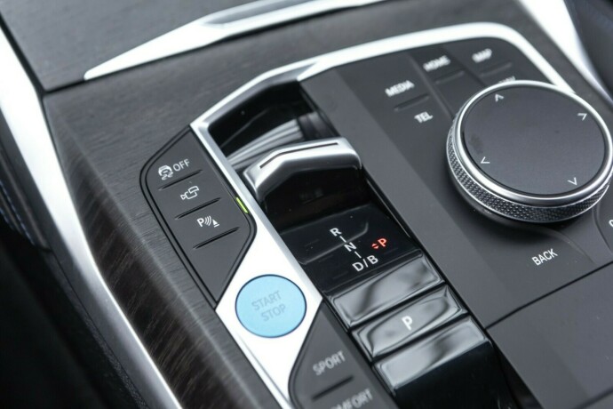 bmw-i4-elektrisitet-2024-big-19
