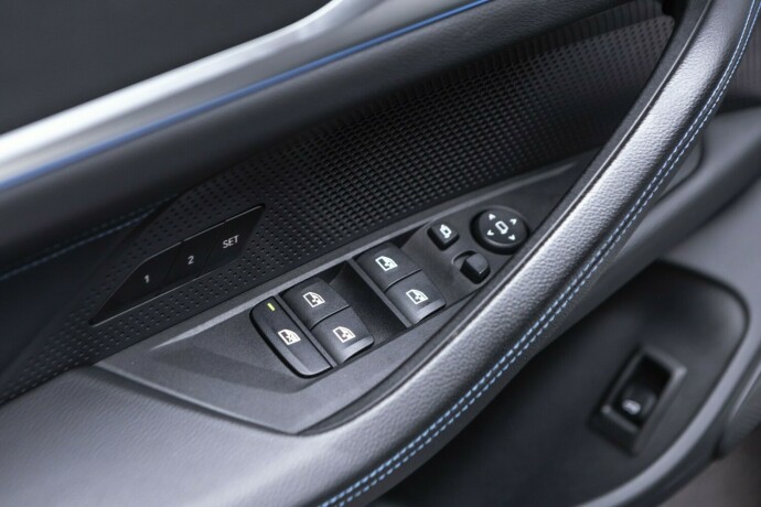 bmw-i4-elektrisitet-2024-big-21