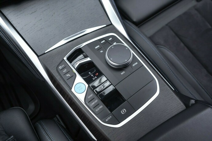 bmw-i4-elektrisitet-2024-big-18