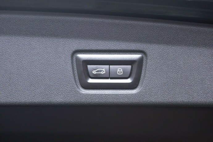bmw-i4-elektrisitet-2024-big-31