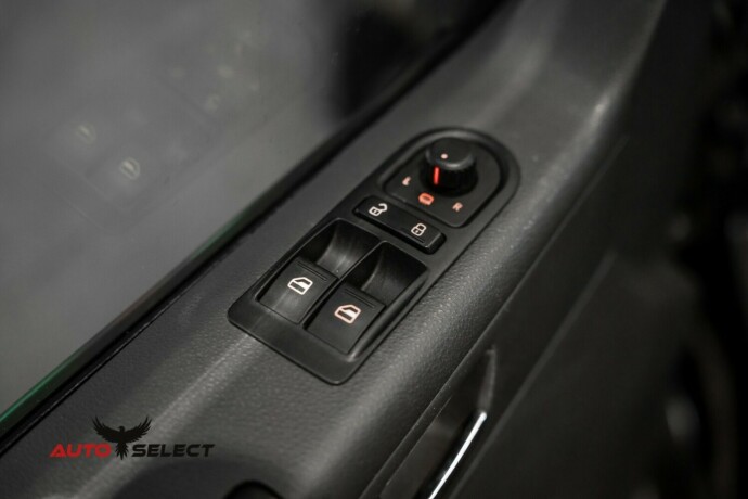 volkswagen-caravelle-diesel-2010-big-24