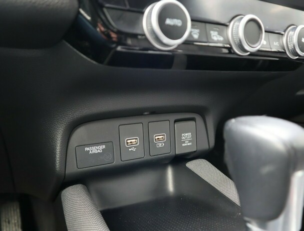 honda-jazz-elektrisitetbensin-2021-big-16