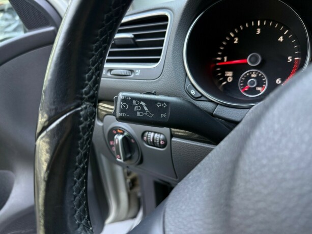 volkswagen-golf-diesel-2009-big-10