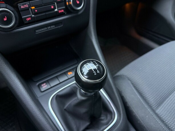 volkswagen-golf-diesel-2009-big-14