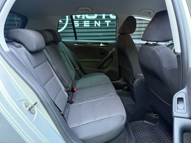 volkswagen-golf-diesel-2009-big-16