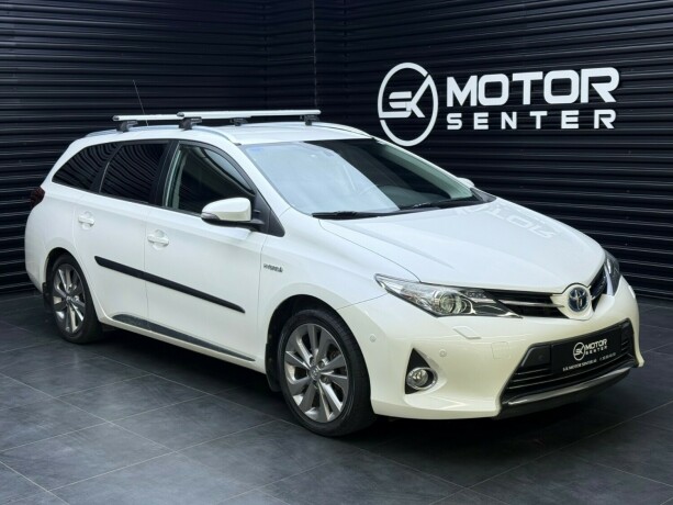 toyota-auris-bensin-2014-big-0