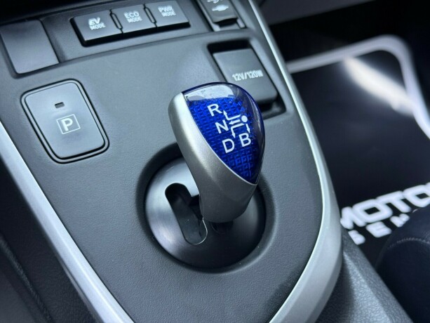 toyota-auris-bensin-2014-big-23