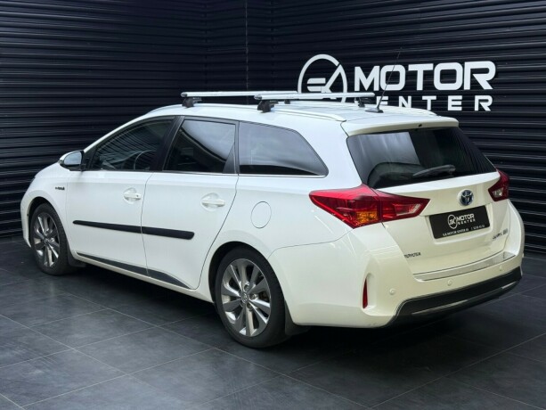 toyota-auris-bensin-2014-big-1