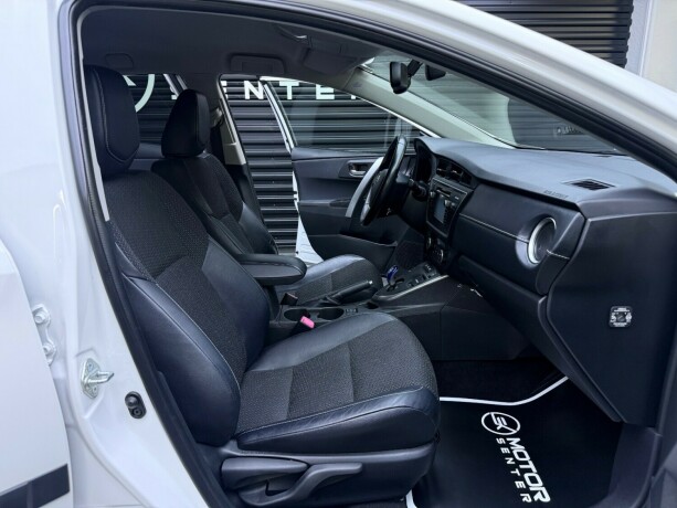 toyota-auris-bensin-2014-big-27