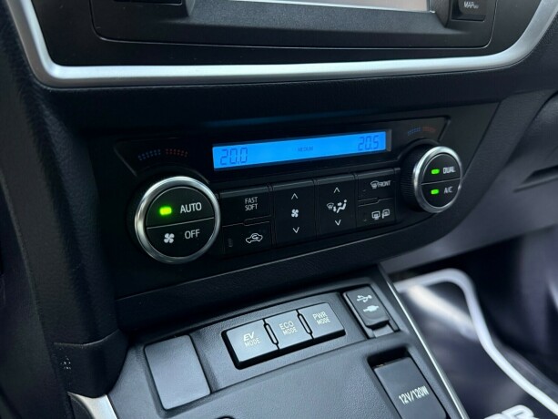 toyota-auris-bensin-2014-big-21