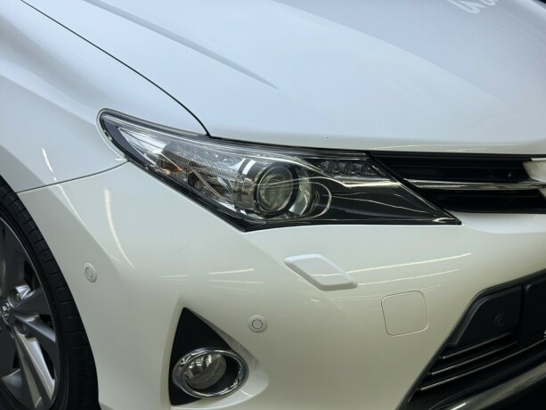 toyota-auris-bensin-2014-big-4