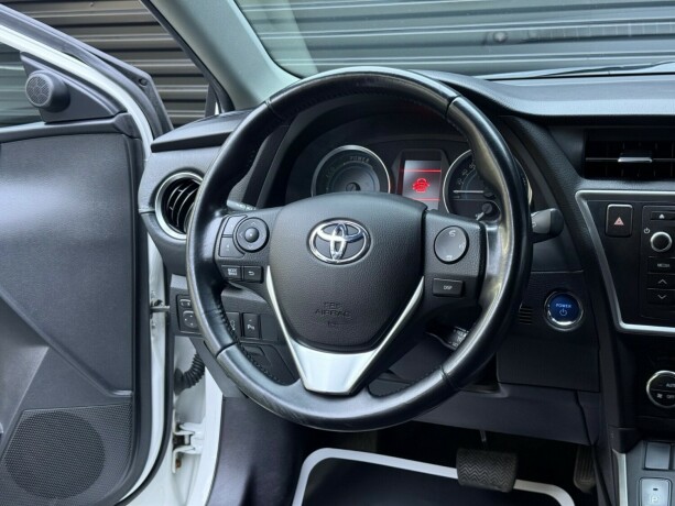 toyota-auris-bensin-2014-big-11