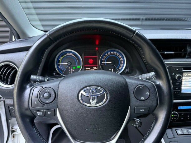toyota-auris-bensin-2014-big-12