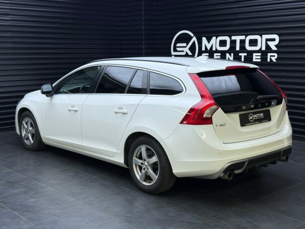 volvo-v60-diesel-2013-big-1