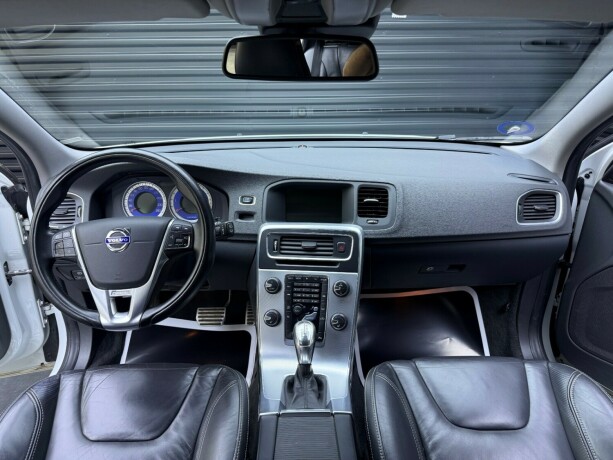 volvo-v60-diesel-2013-big-8