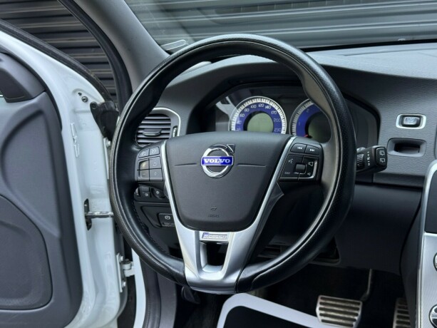 volvo-v60-diesel-2013-big-11