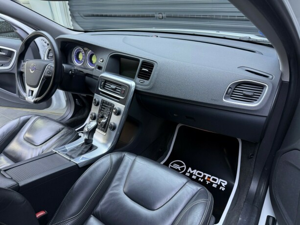 volvo-v60-diesel-2013-big-10