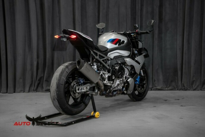 bmw-m-1000-r-bensin-2025-big-6