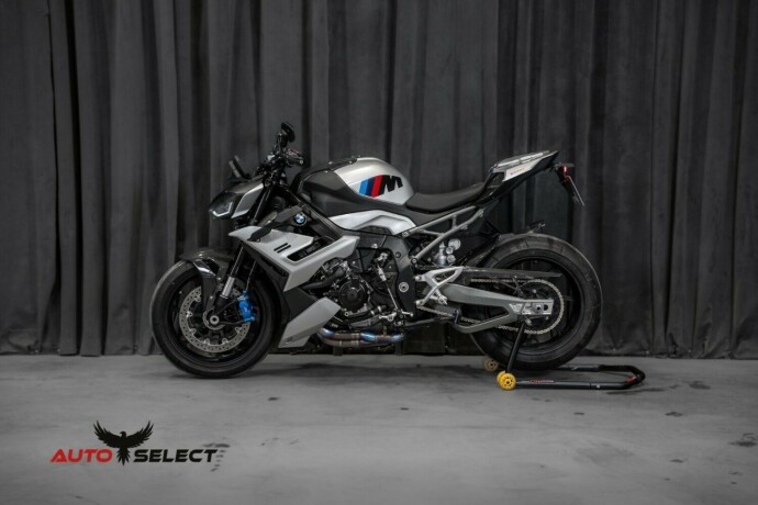 bmw-m-1000-r-bensin-2025-big-10