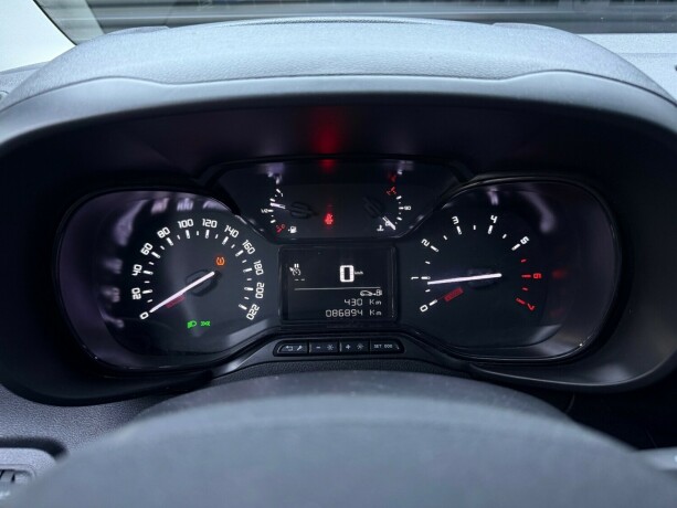 toyota-proace-city-diesel-2022-big-12
