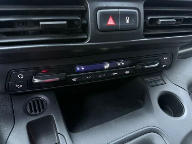 toyota-proace-city-diesel-2022-big-18