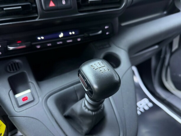 toyota-proace-city-diesel-2022-big-19
